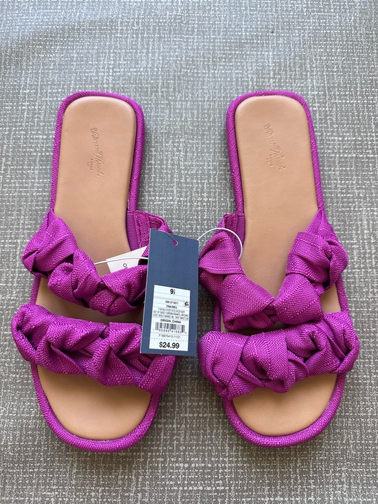 Universal Thread Shoes - Universal Thread Women’s 9.5 Magenta Pink Knotted Slide Sandals NWT